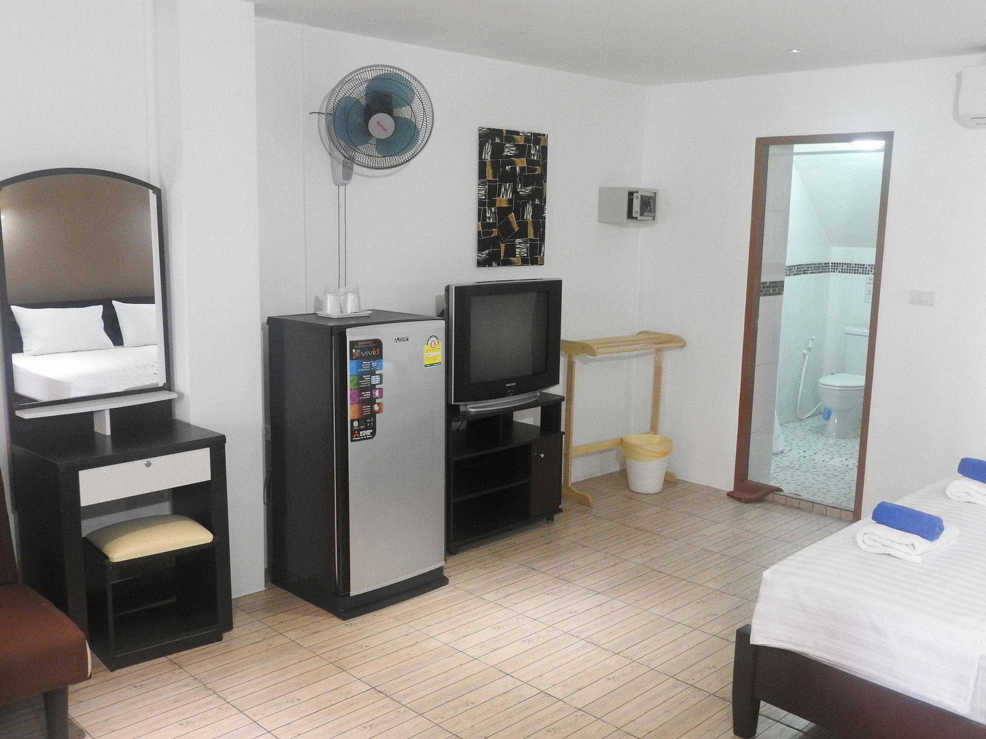 Allstar Guesthouse Karon Dış mekan fotoğraf
