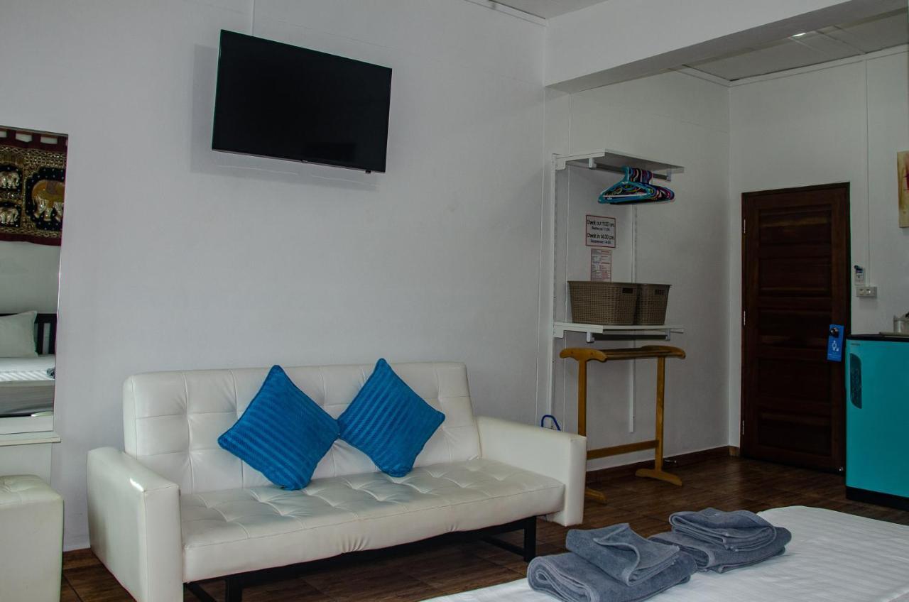 Allstar Guesthouse Karon Dış mekan fotoğraf