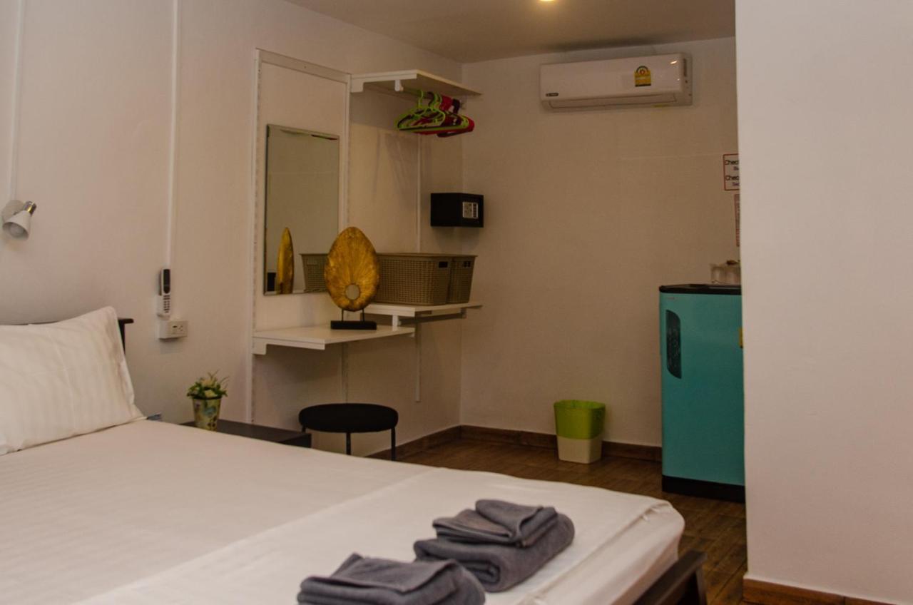 Allstar Guesthouse Karon Dış mekan fotoğraf