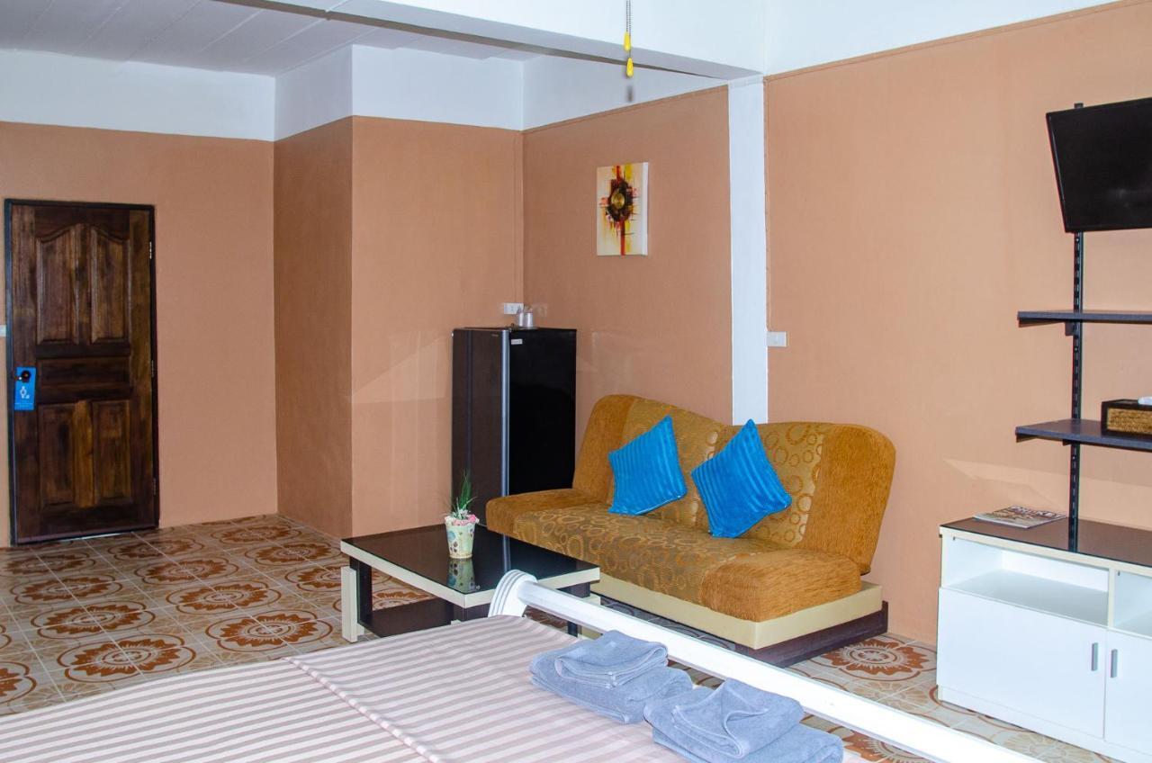 Allstar Guesthouse Karon Dış mekan fotoğraf